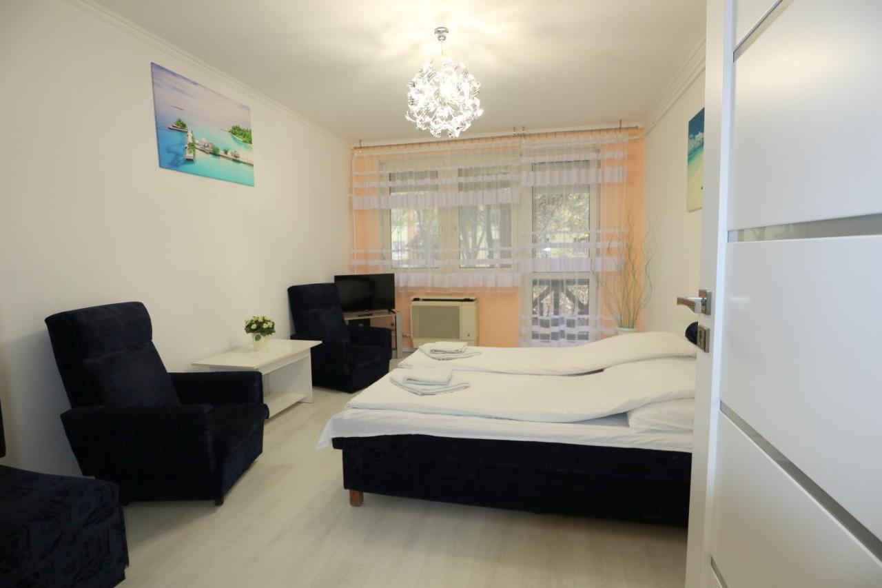 Anna Apartman Szeged Buitenkant foto