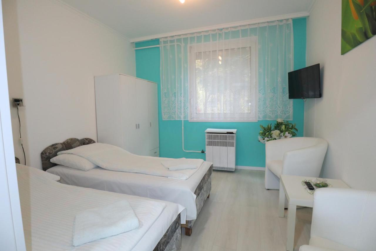 Anna Apartman Szeged Buitenkant foto