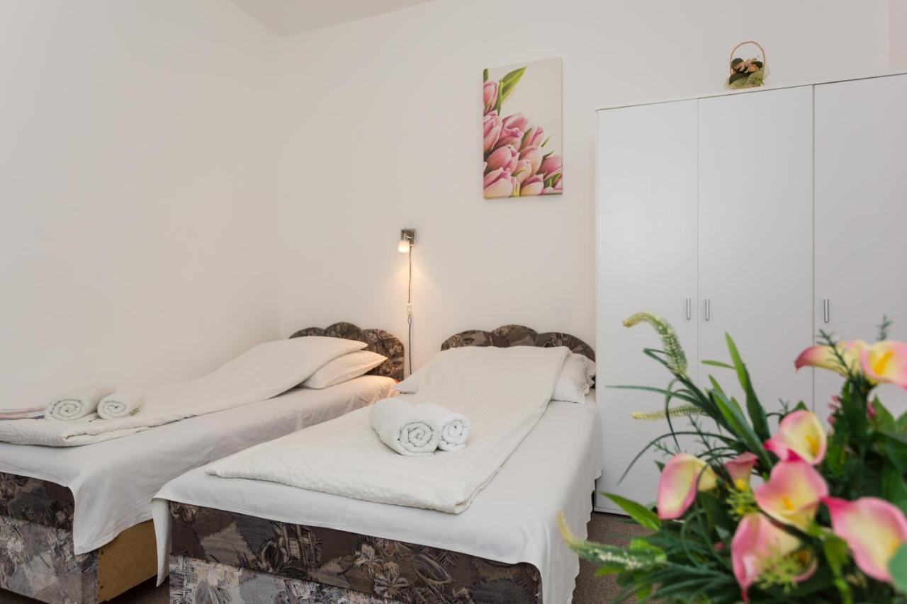 Anna Apartman Szeged Buitenkant foto